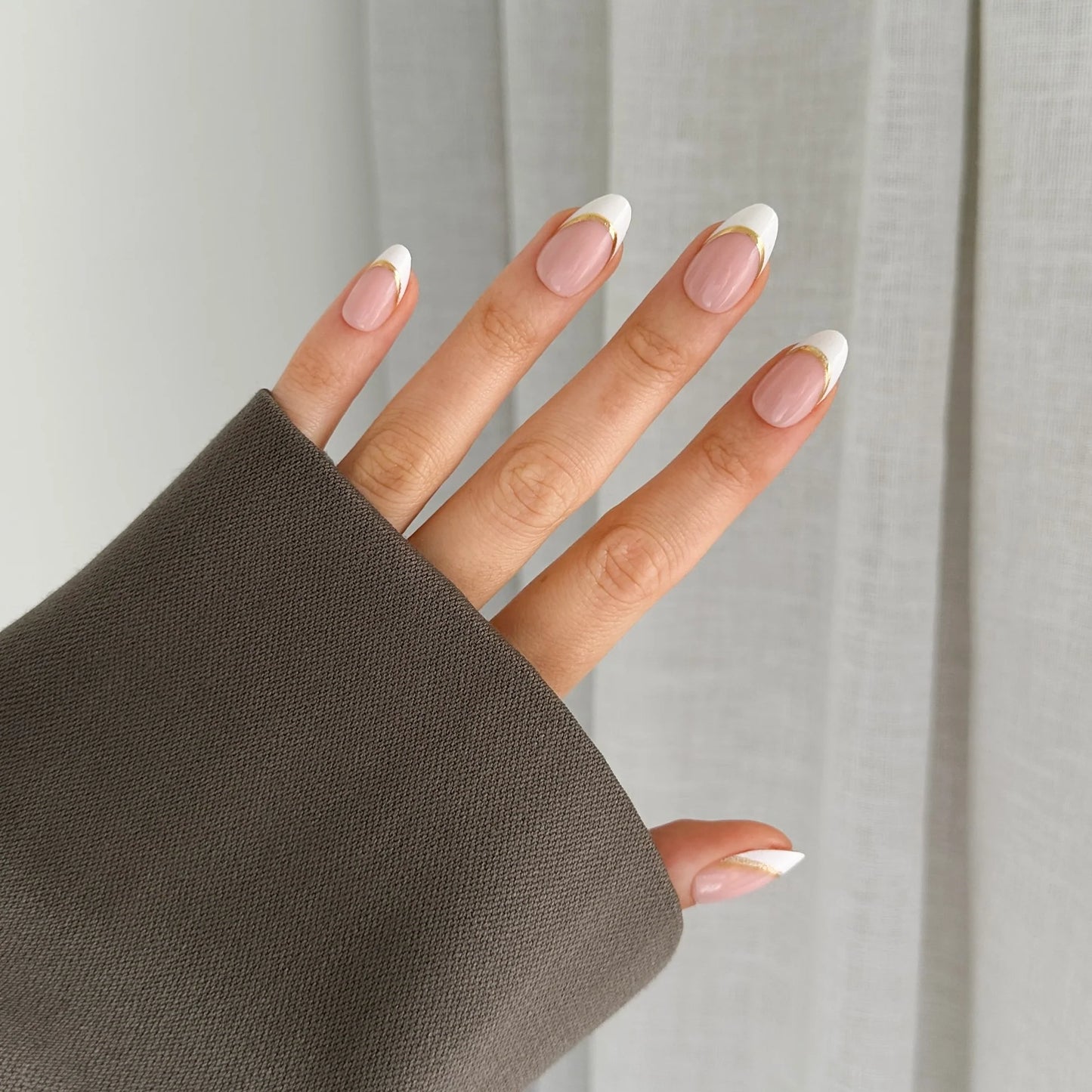 Goldie White Tip (Gel) - Pressing Nails