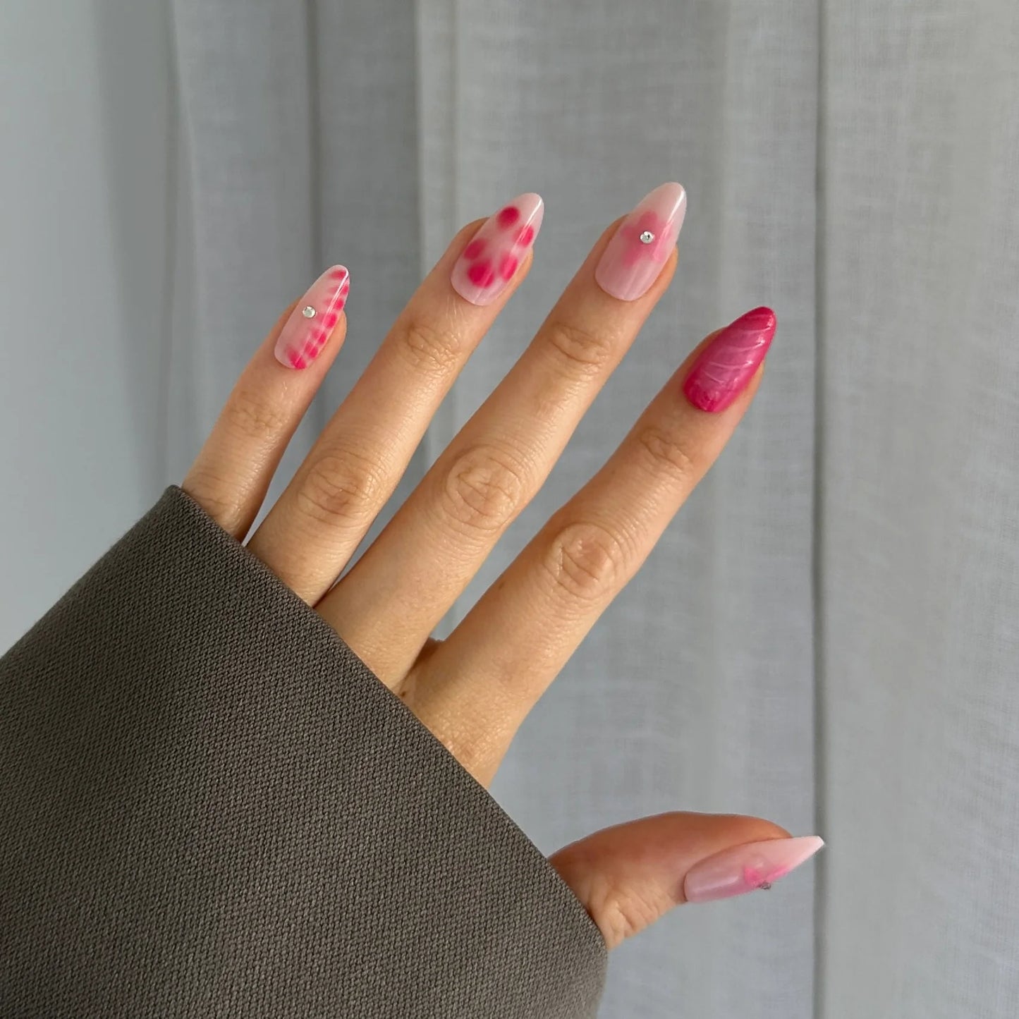 Glossy Pink Dream (Gel) - Pressing Nails